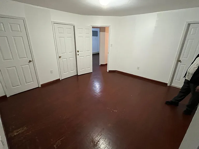 107 0 Van Wyck Service Rd #2 — Photo 3