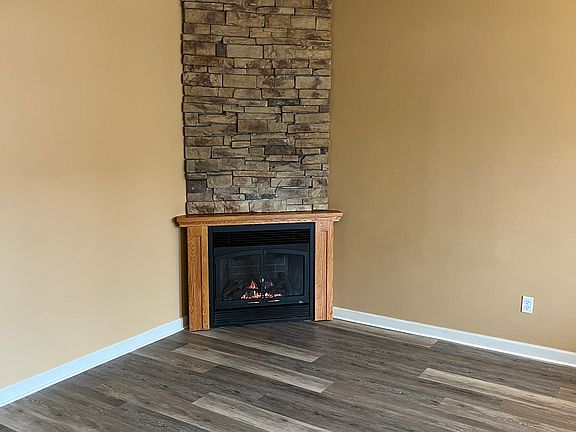 4th image of 246 NW Connell Ave