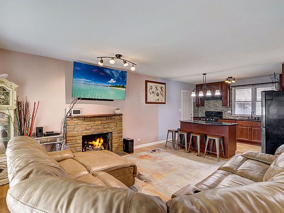 2nd image of 3009 Ernst St