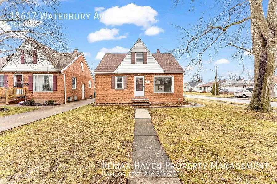18617 Waterbury Ave photo 1