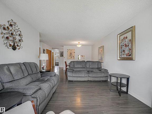 4th image of 5749 189th St NW
