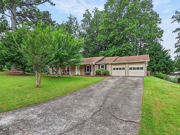 2nd image of 4371 Marsh Rd