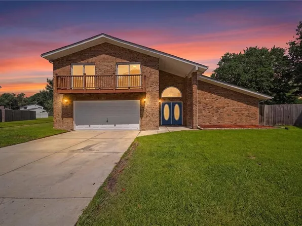 1424 Planting Ct, Virginia Beach, VA 23453
