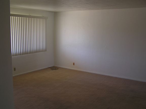 3rd image of 2603 E Lee St
