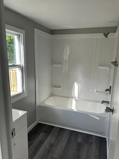 601 Moores Dr — Photo 10