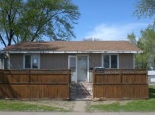 2203 Wallace St, Muscatine, IA 52761