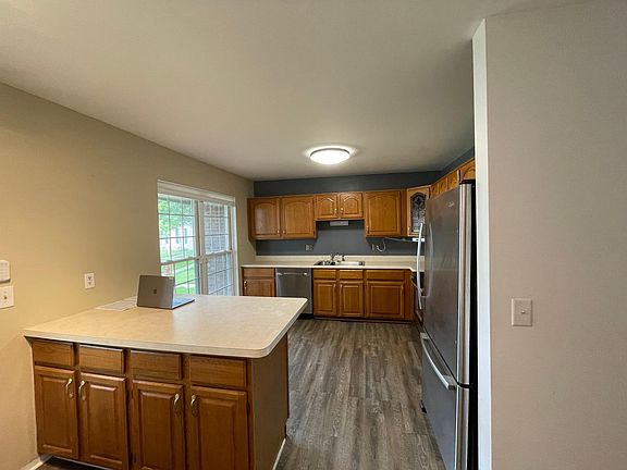 3rd image of 36425 Park Place Dr