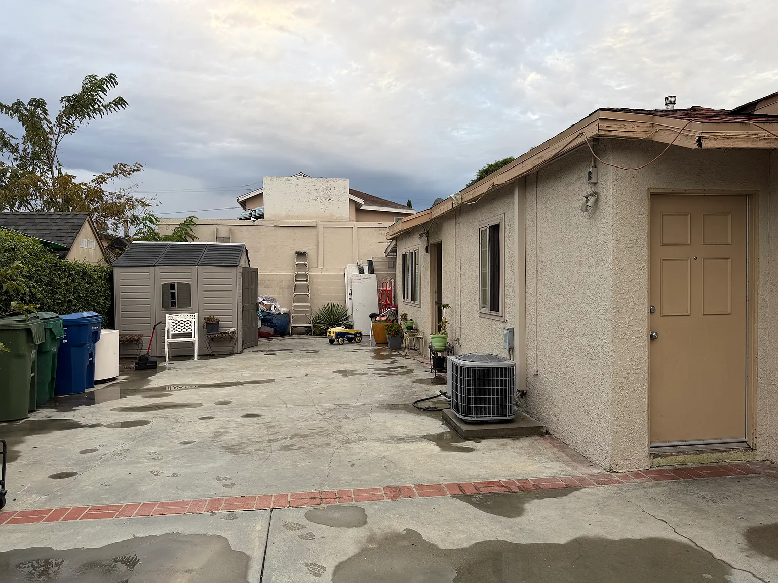 2 bed, 850 sqft, $2,500 — Photo 2