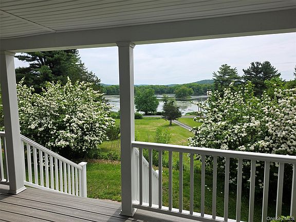 2nd image of 553 Lake Road
