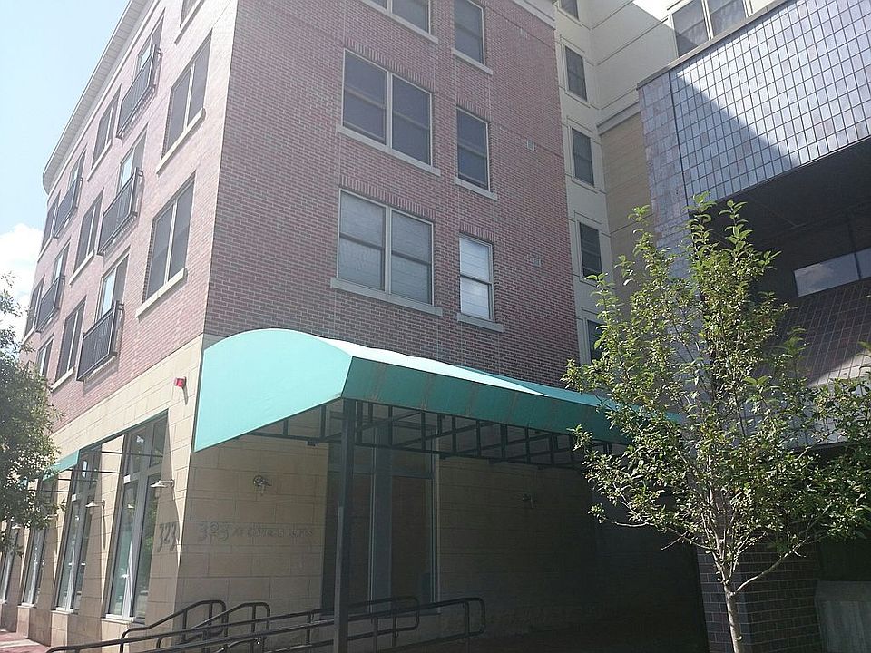 1st image of 323 Boylston St Unit 203