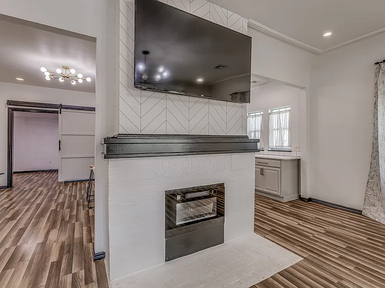 1521 N Blackwelder Ave — Photo 11