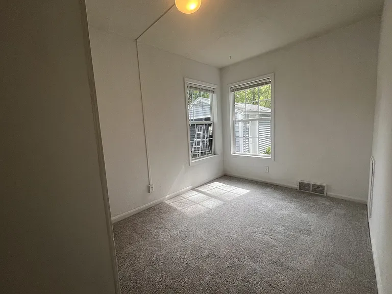 3403 Lowden St — Photo 5
