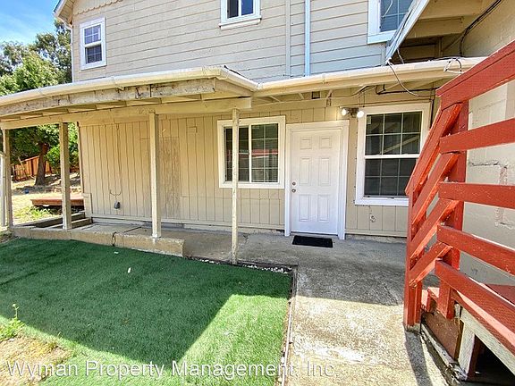 2nd image of 720 6th St #720