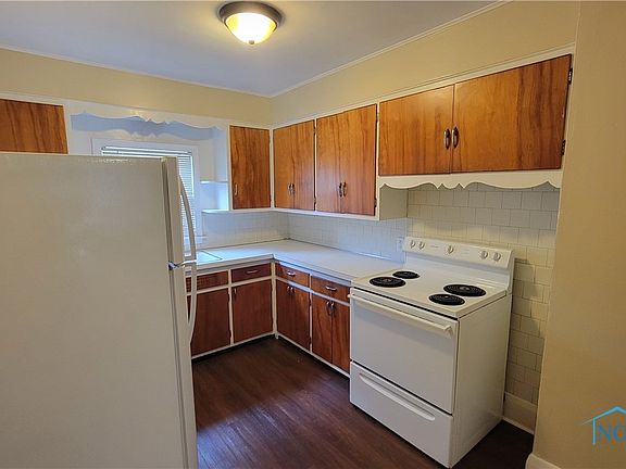 5th image of 4026 Kingsbury Ave