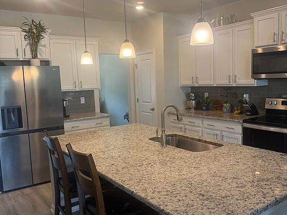 5th image of 1396 Ogelthorp Drive NW