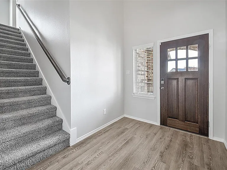 9295 Inland Leather Ln — Photo 4