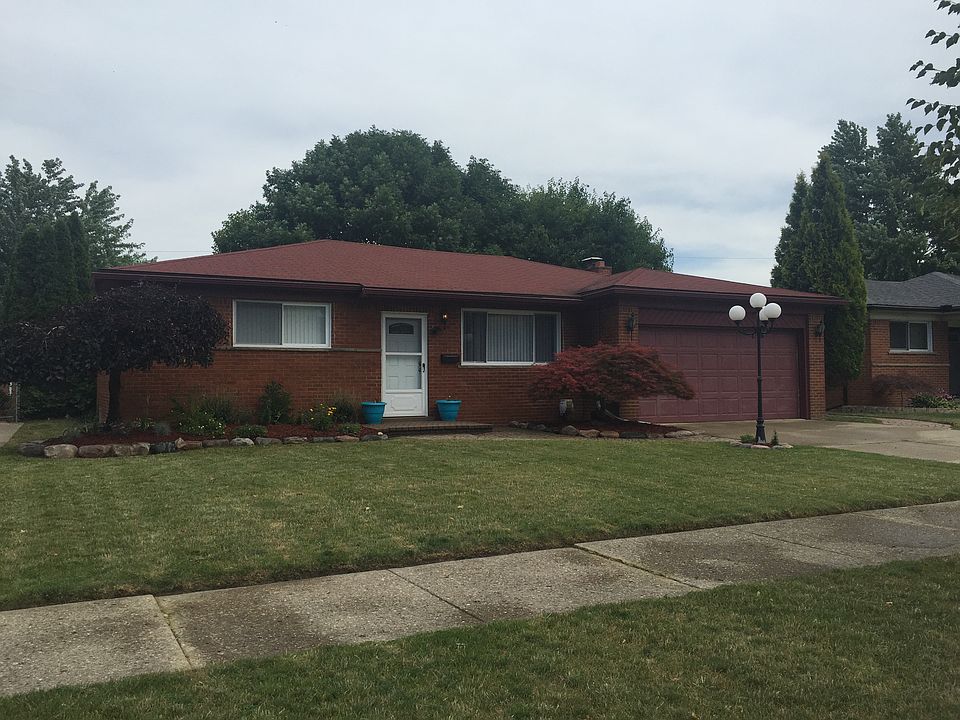 1st image of 31542 Beechwood Dr