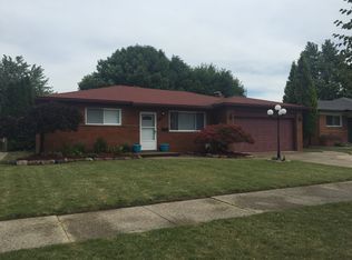 31542 Beechwood Dr, Warren, MI 48088