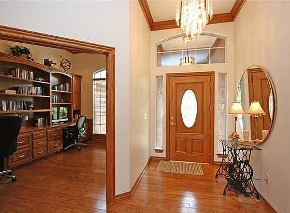 4th image of 1319 W Wildflower Court Dr