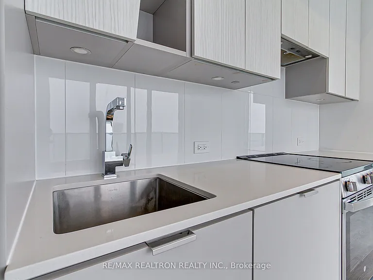 25 Greenview Ave W #2515 — Photo 45