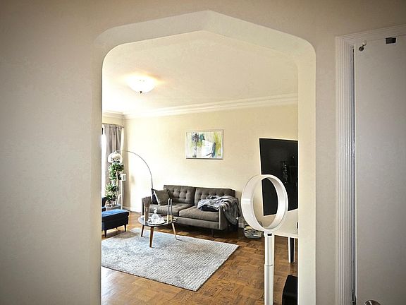 2nd image of 2235 Laguna St APT 402