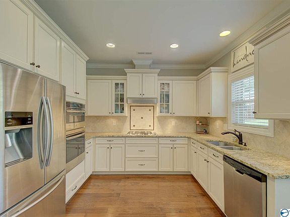 5th image of 7059 Jacks Creek Ln