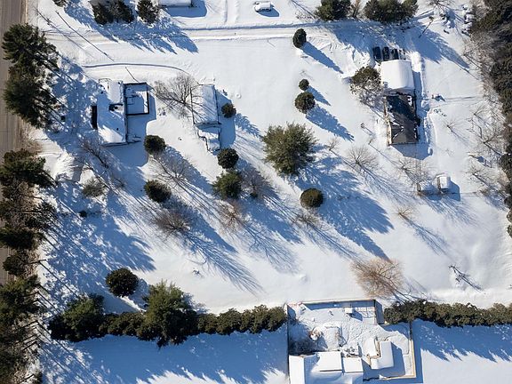 4th image of 10864 Cedar Run Rd