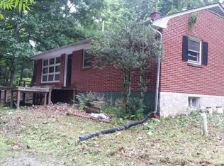 2112 Gate Rd, Christiansburg, VA 24073