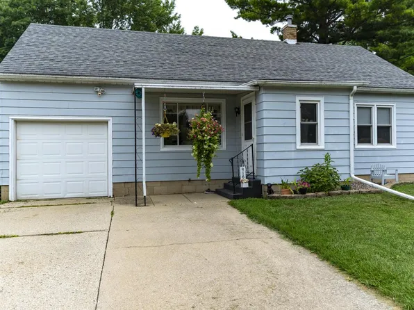916 Clark STREET, Watertown, WI 53094