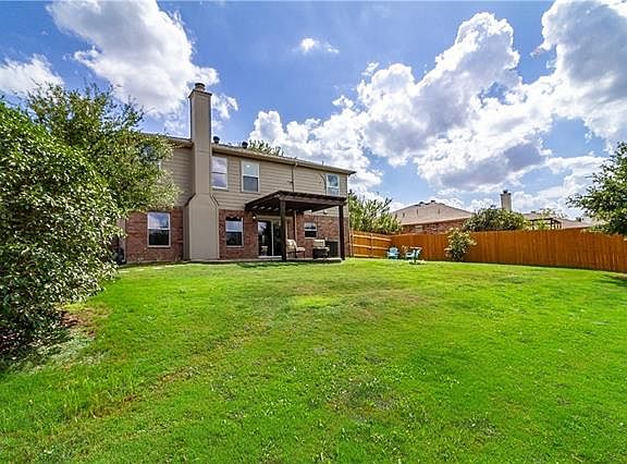 4th image of 4300 Vinyard Way