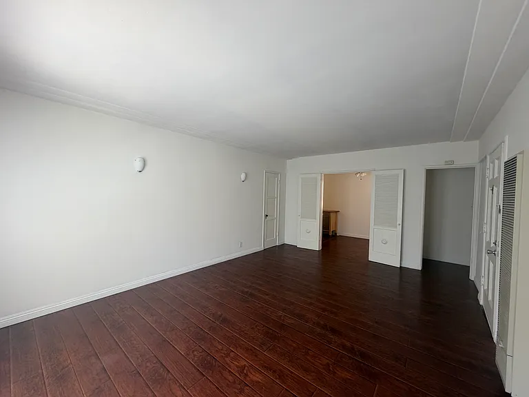 862 S Saint Andrews Pl — Photo 5