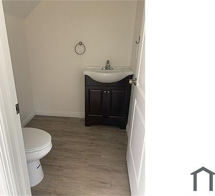 3rd image of 5051 University Ave