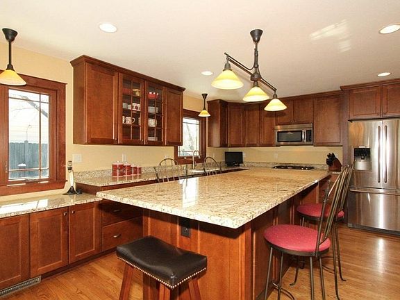 4th image of 12916 NW Shoreland Dr
