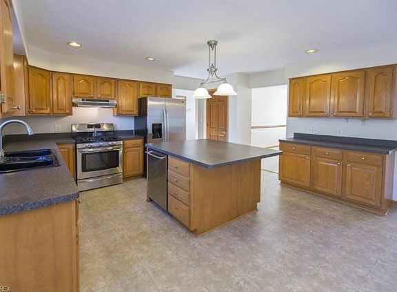 3rd image of 6225 Sandpiper Ln