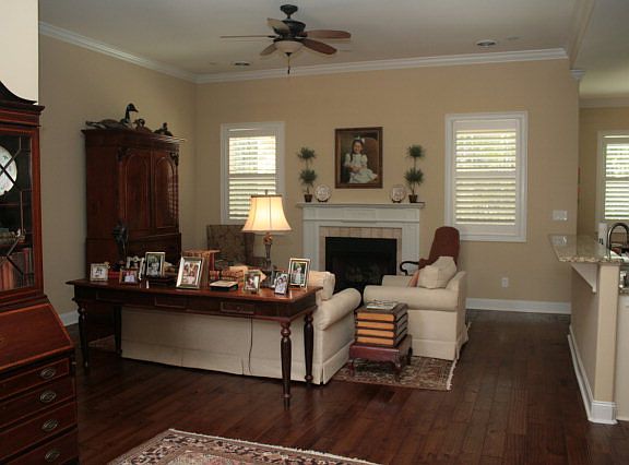 4th image of 17002 Woodview Cv