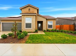 1491 N Mustang Dr, Hanford, CA 93230