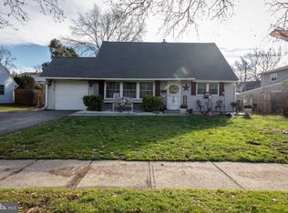 86 Quincy Dr, Levittown, PA 19057