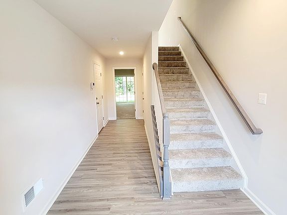 2nd image of 44024 Eucalyptus Way