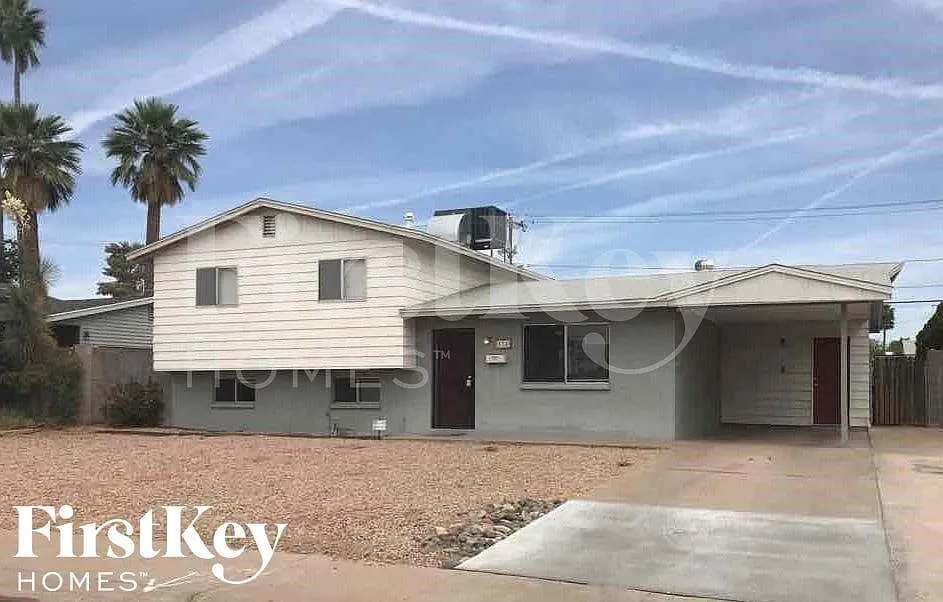 4 bed, 2.0 bath, 1472 sqft, $2,790 — Photo 1