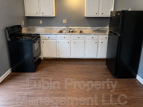 5th image of 2883 Coach Dr APT 3