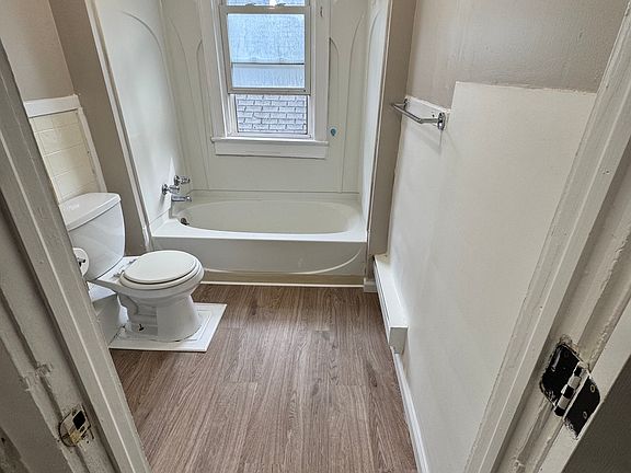 4th image of 456 S Goodman St #4