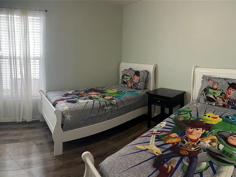 8121 Fan Palm Way — Photo 29