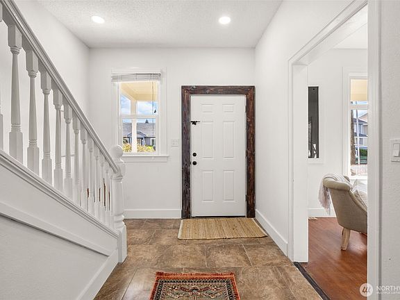 4th image of 838 S Sprague Avenue