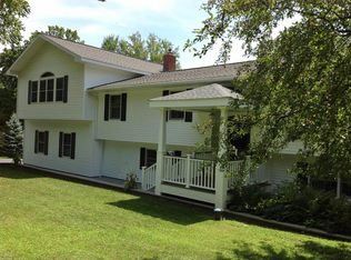 44 Climer Cir, West Sand Lake, NY 12196