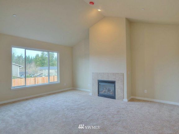 5th image of 439 Peterson Drive E