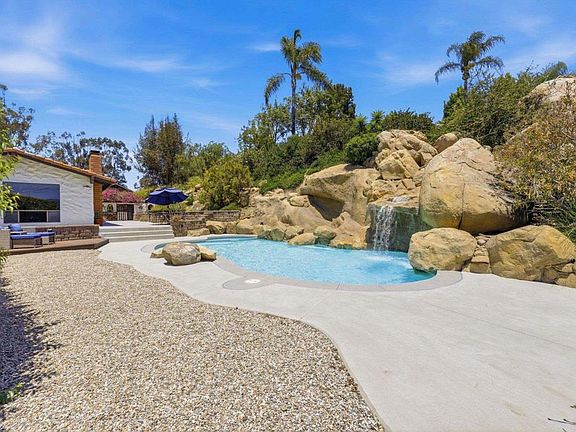 2nd image of 2538 Dehesa Rd