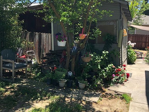 2nd image of 1014 Gum Ave