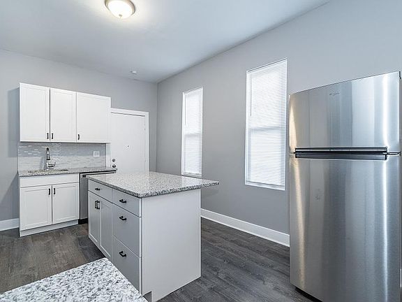 3rd image of 1806 N Richmond St APT 1R