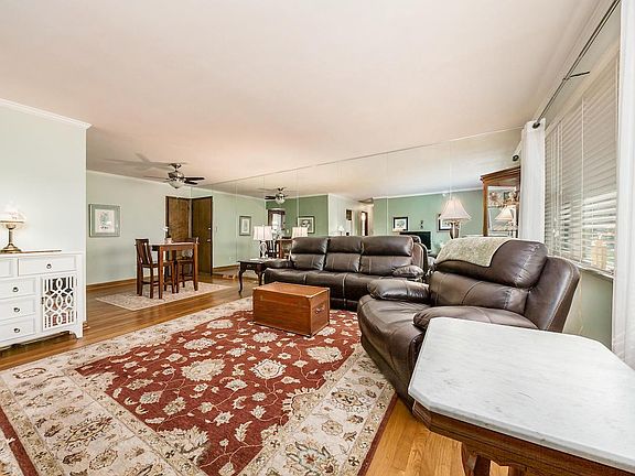 3rd image of 2682 Melane Ave