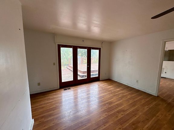 4th image of 364 Bargers Ct